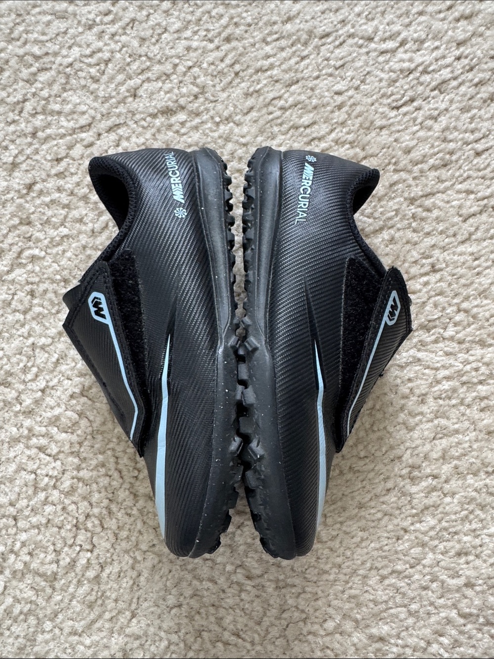 Nike Jr. Mercurial Vapor 16 Club black Sneakers with Light Blue Swoosh Size 13.5 - Picture 3 of 8